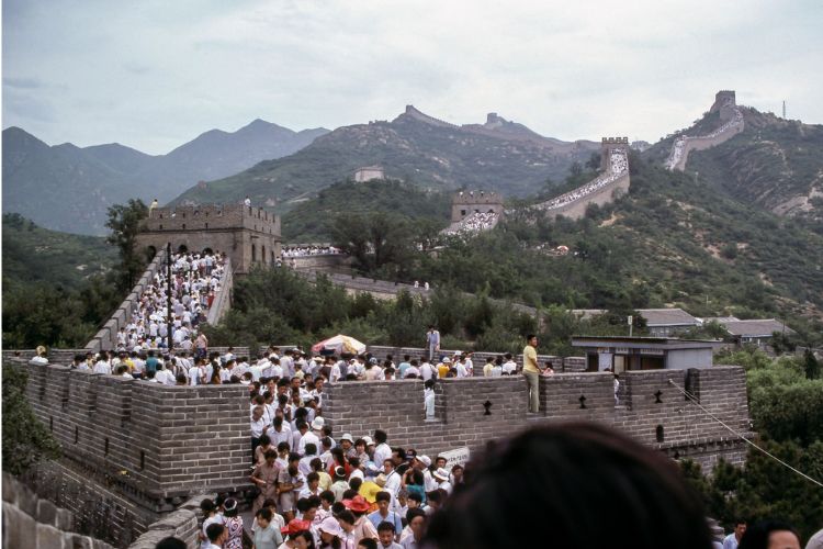 Crowds as far as the eye can see on the Great Wall of China
